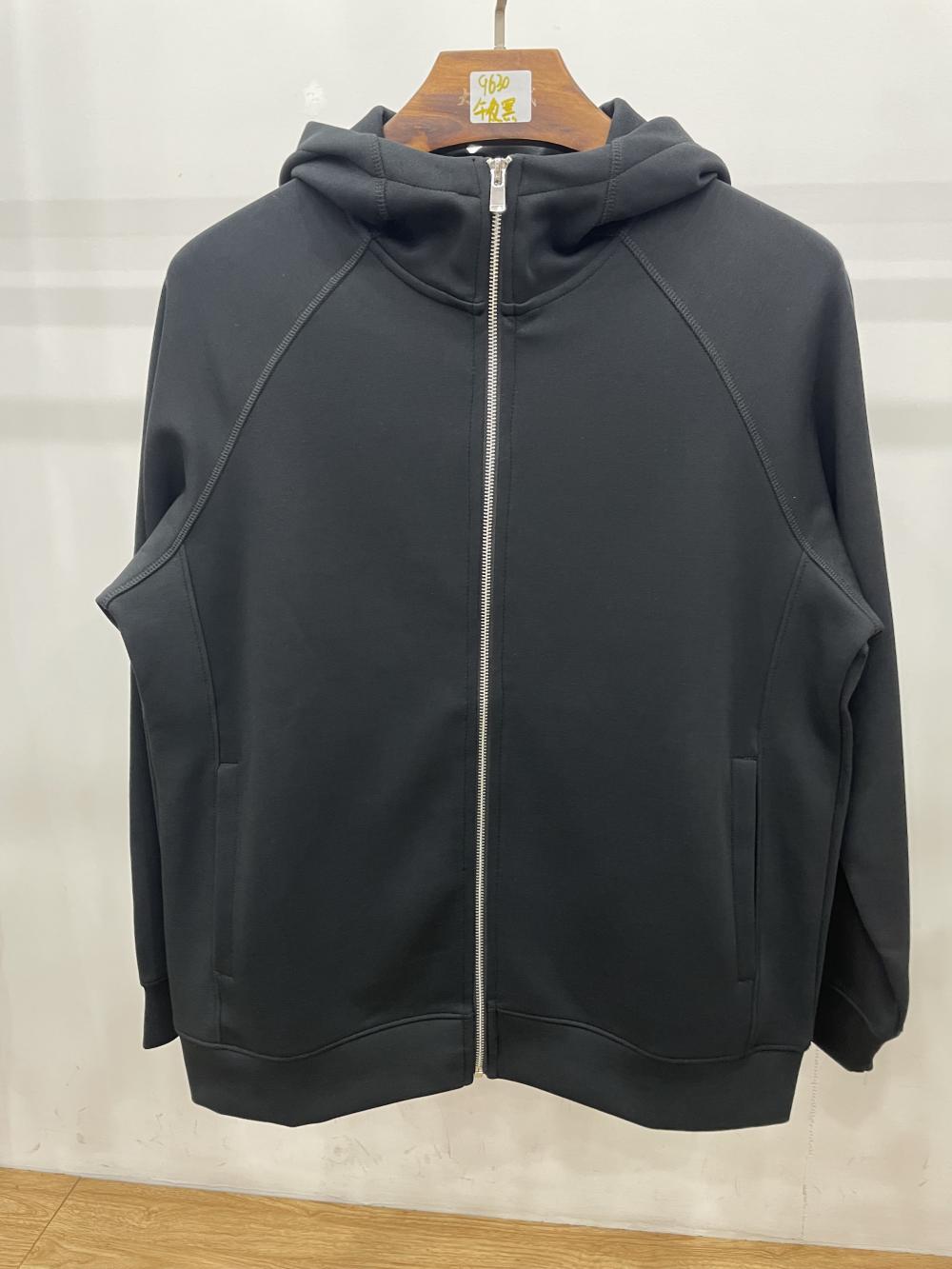 9630#400G五明治液态棉四针六线插肩袖拉链外套 卫衣 细节展示 启虎