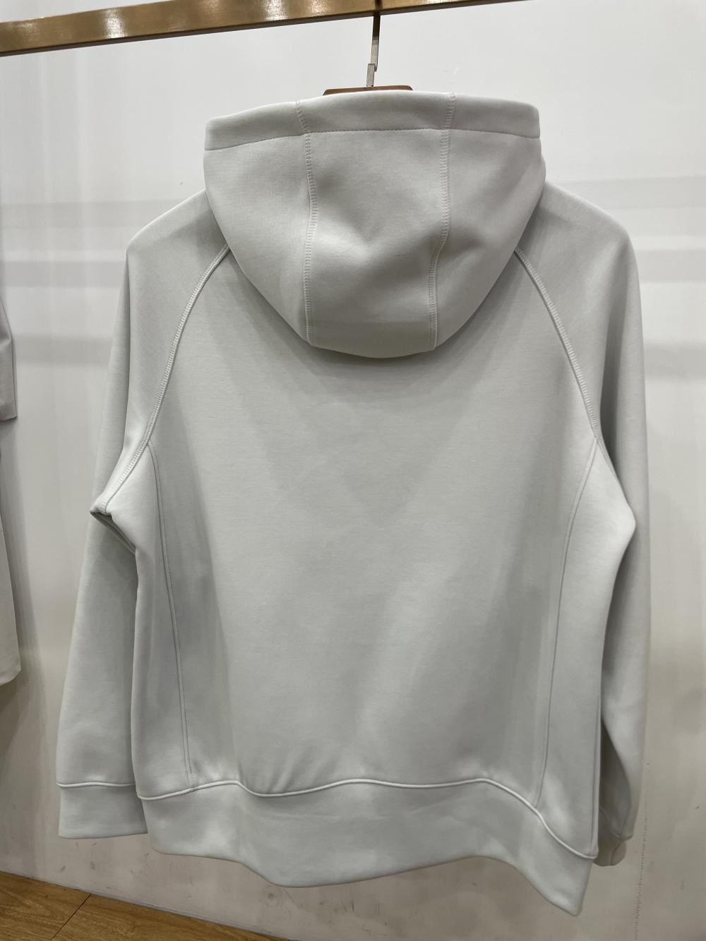 9630#400G五明治液态棉四针六线插肩袖拉链外套 卫衣 细节展示 启虎